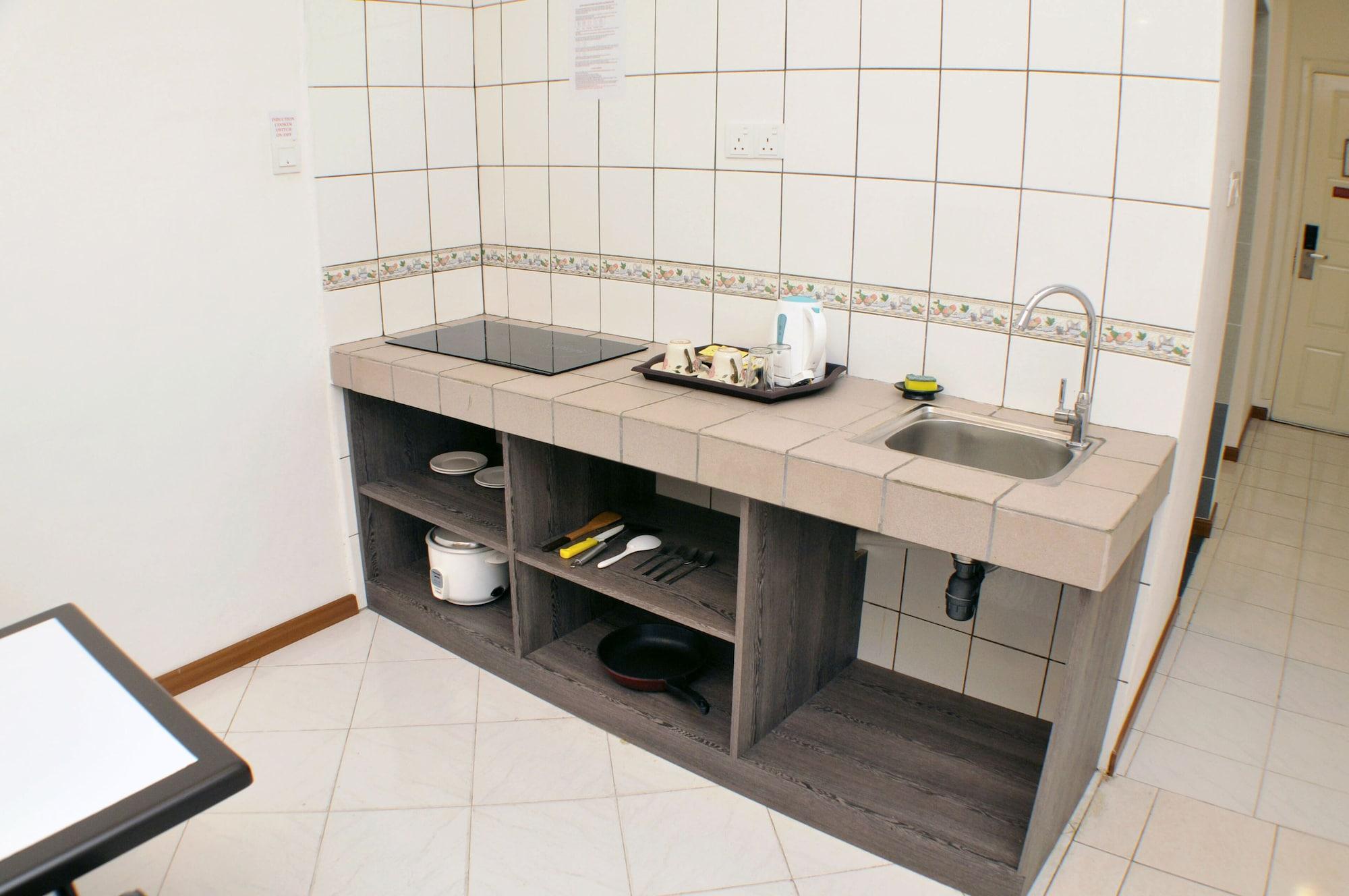 Promenade Service Apartment Kota Kinabalu Bagian luar foto