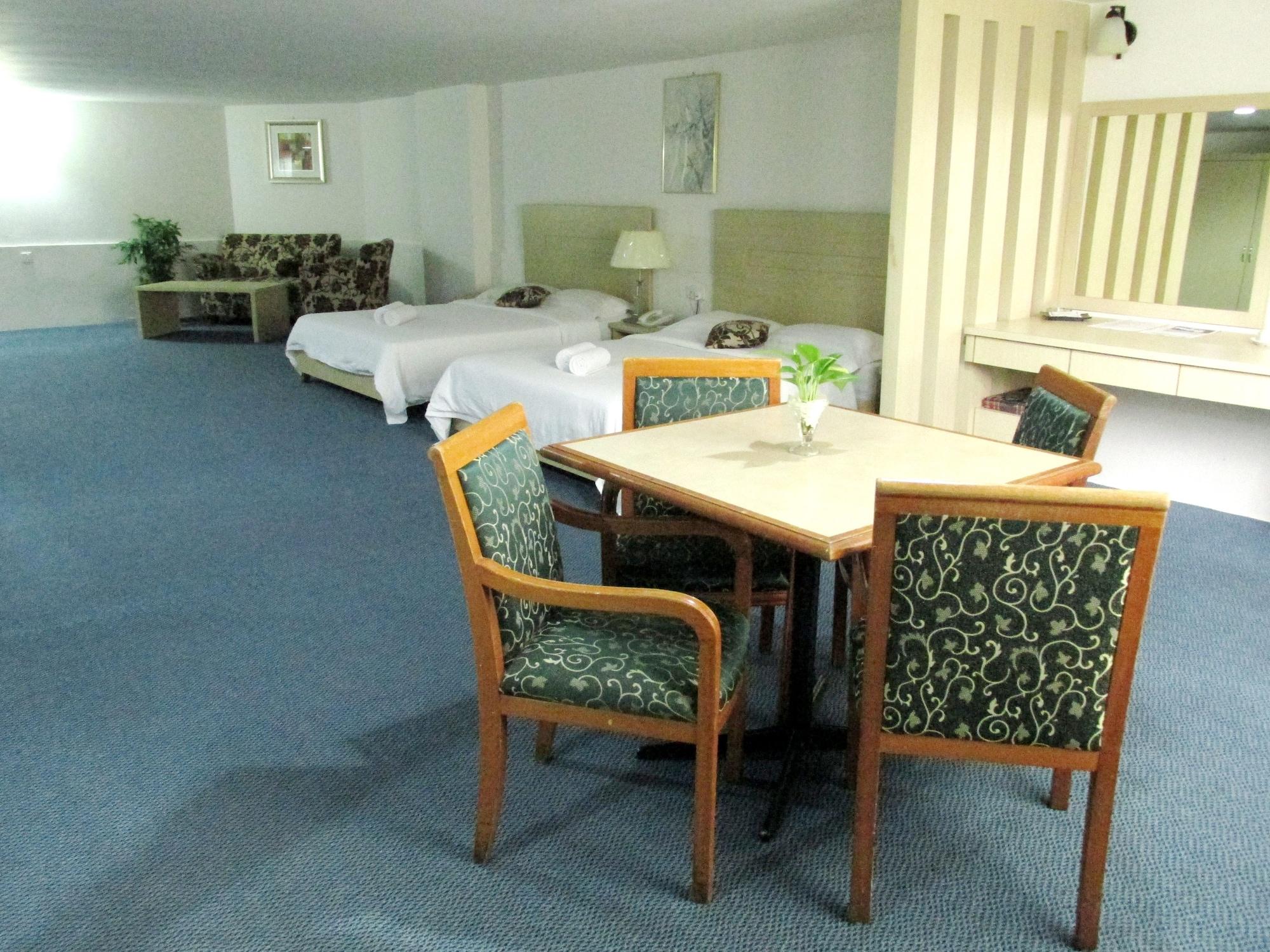 Promenade Service Apartment Kota Kinabalu Bagian luar foto